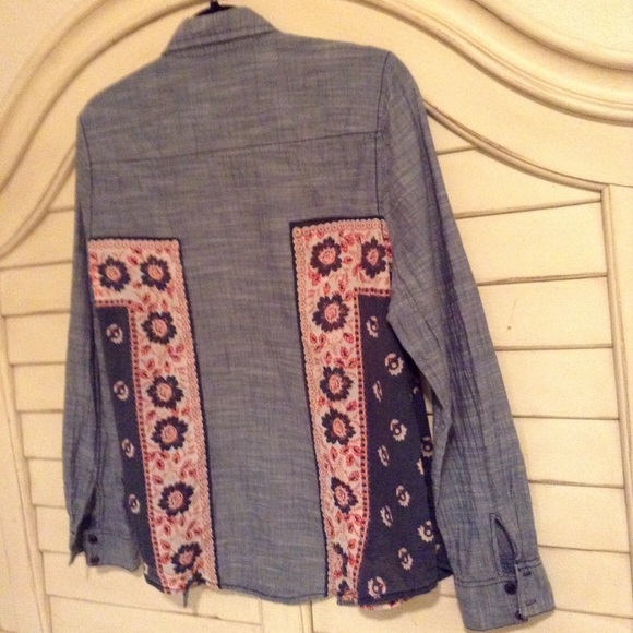 FREE PEOPLE - lightweight button up - Picture 5 of 8